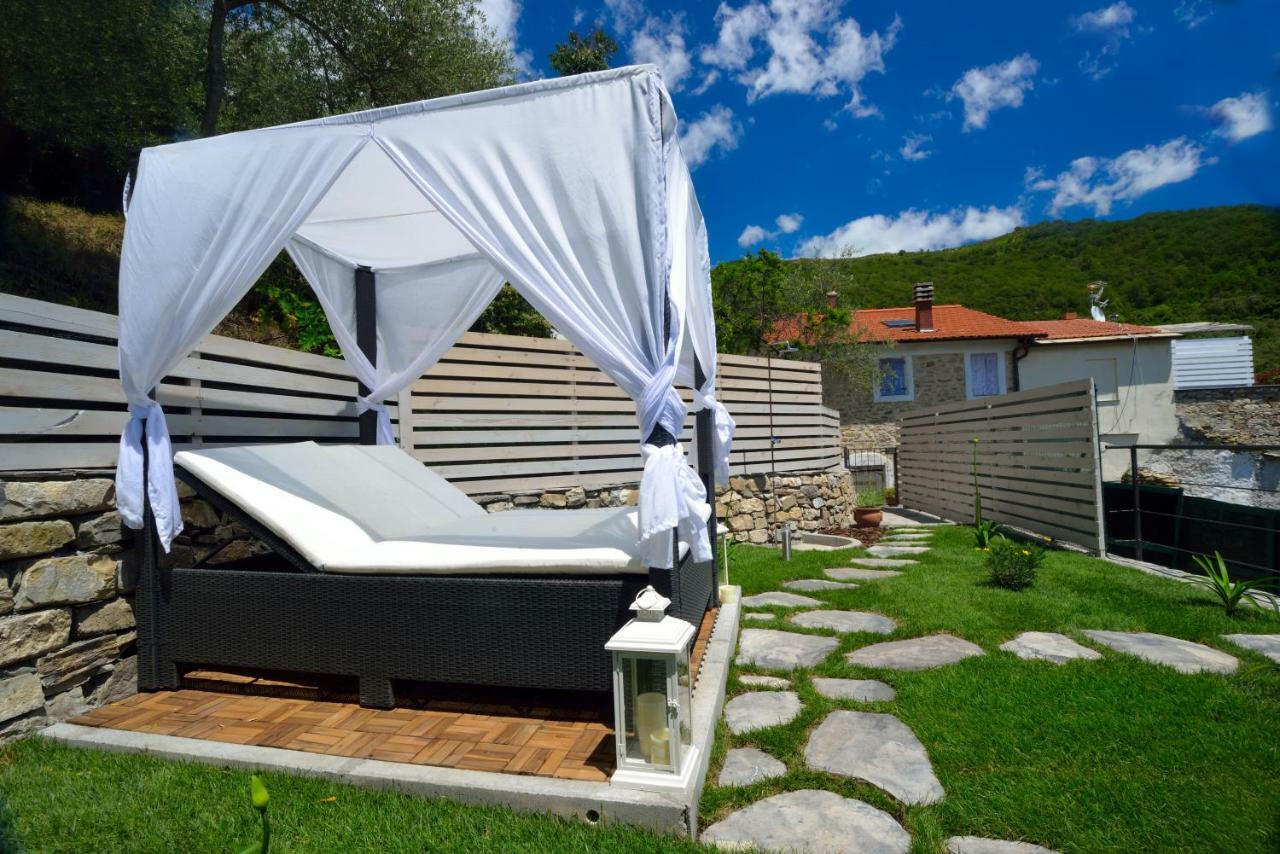 Chalet In Liguria Villa Vasia Bagian luar foto