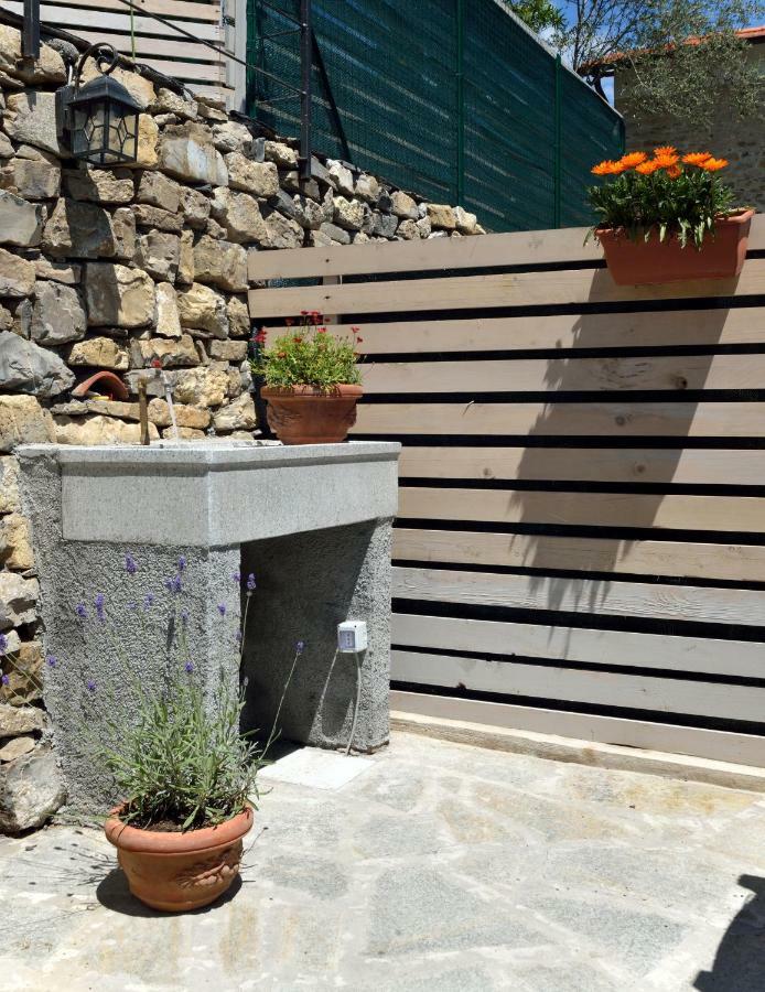 Chalet In Liguria Villa Vasia Bagian luar foto